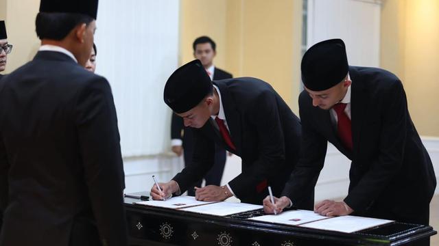 Momen Ivar Jenner dan Rafael Struick Resmi Jadi WNI