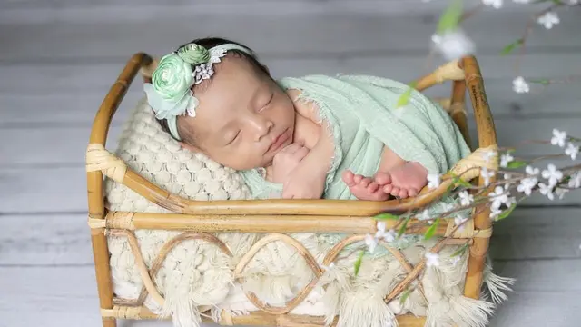 6 Potret Gemas Baby Qhaira, Putri Meidian Maladi 'Suara Hati Istri'