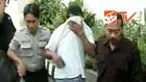 Purnomo, pemilik tempat pengoplosan gas elpiji di Pasuruan, Jatim, ditangkap usai bersembunyi di rumah teman. Polisi menyita alat yang dipakai untuk memindahkan gas. 