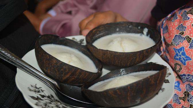 Kue mangkuak saya khas Ranah Minang. (Liputan6.com/ Novia Harlina)