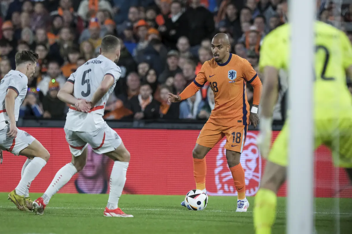 Belanda vs Islandia
