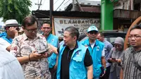 Ketua Umum Partai Gelora, Anis Matta blusukan menyambangi bumil di daerah Wedoro, Waru, Sidoarjo yang berbatasan dengan kota Surabaya. (Istimewa).