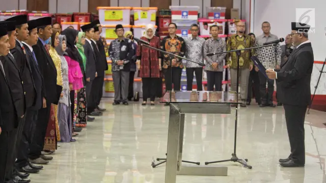 Arief Budiman Lantik 130 Anggota KPU Kabupaten/Kota Dari 6 Provinsi