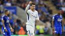Striker Chelsea, Alvaro Morata, merayakan gol yang dicetaknya ke gawang Leicester pada laga Premier League di Stadion King Power, Leicester, Sabtu (9/9/2017). Leicester kalah 1-2 dari Chelsea. (AP/Mike Egerton)