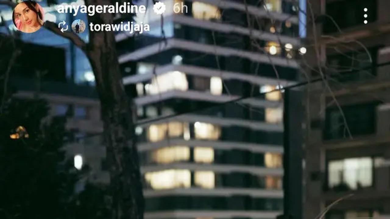 7 Potret Tora Widjaya Diduga Pacar Baru Anya Geraldine, Pamer Pelukan