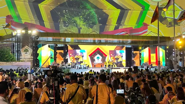 Presiden Joko Widodo atau Jokowi menghadiri agenda Hari Ulang Tahun (HUT) ke-59 Golkar di Gedung DPP Partai Golkar, Senin (6/11/2023).