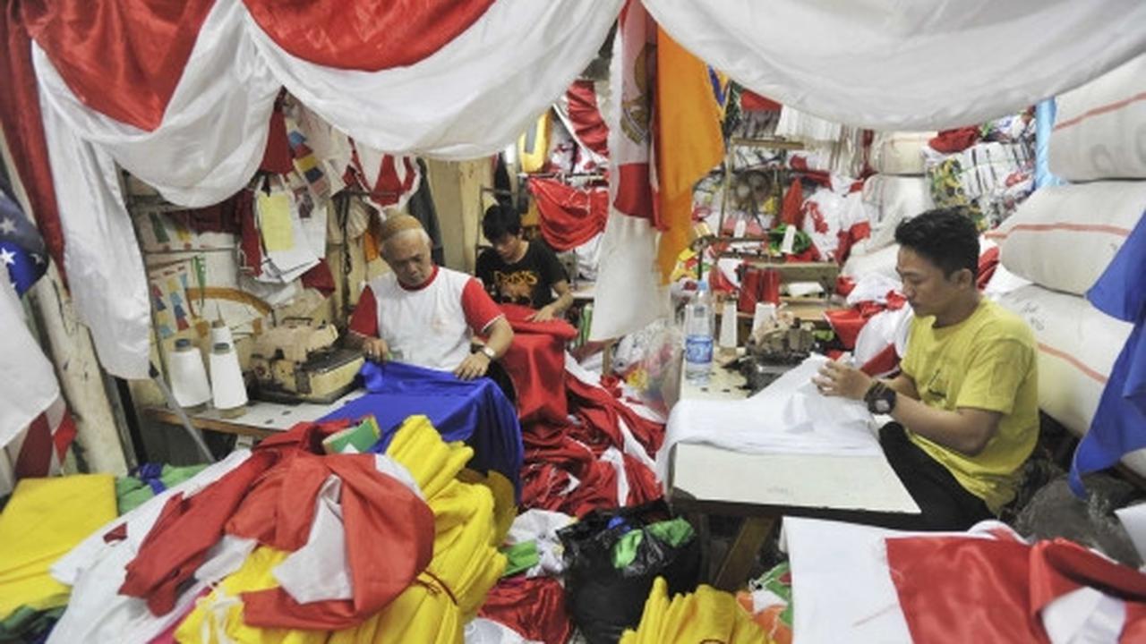 Jelang 17 Agustus, pengrajin bendera panen order