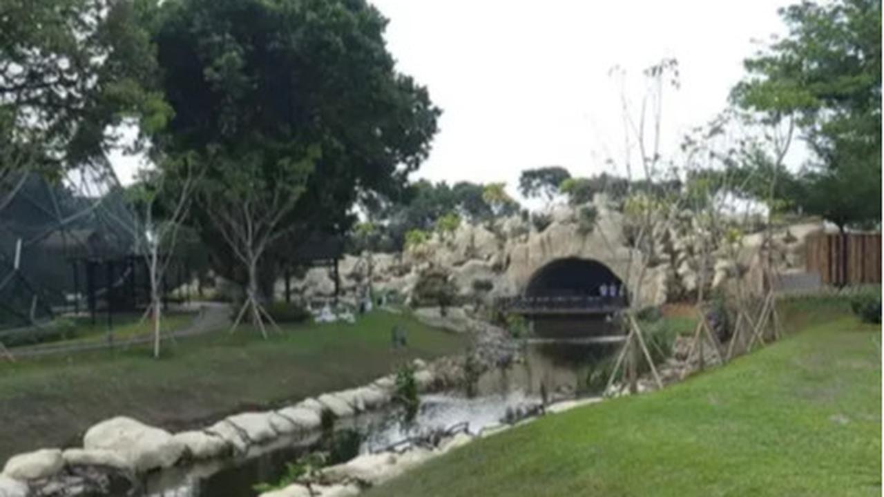 1. Taman Mini Indonesia Indah (TMII)<br>