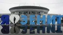 Nama lain dari stadion ini adalah Zenith Arena, Krestovsky Stadium, Gasprom Arena, dan Piter Arena yang merupakan kandang dari tim besar yang pernah merebut tiga gelar juara Liga Rusia dalam tiga musim belakangan ini yaitu FC Zenith Saint Petersburg. (AFP/Olga Maltseva)