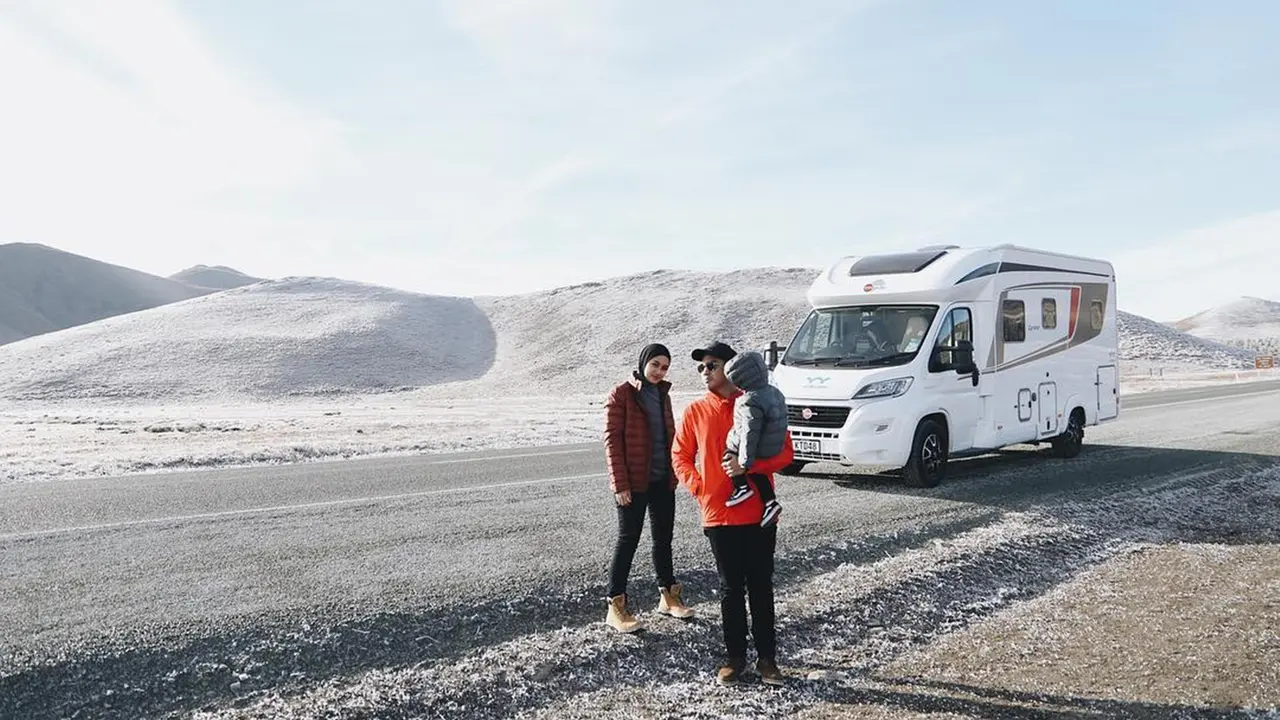 Road Trip Seru dengan Campervan ala Ayudia Bing Slamet dan Keluarga