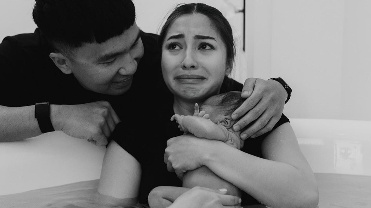 7 Momen Nikita Willy Melahirkan Anak Kedua dengan Metode Water Birth