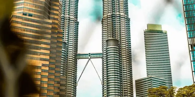 Petronas Bakal PHK 5.000 Pekerja, Ada Apa?