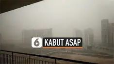 Kota New Delhi, India diselimuti kabut asap pekat sejak Senin (5/11). Akibatnya sekolah di New Delhi meliburkan siswanya agar tidak terkena dampake negatif kabut asap.