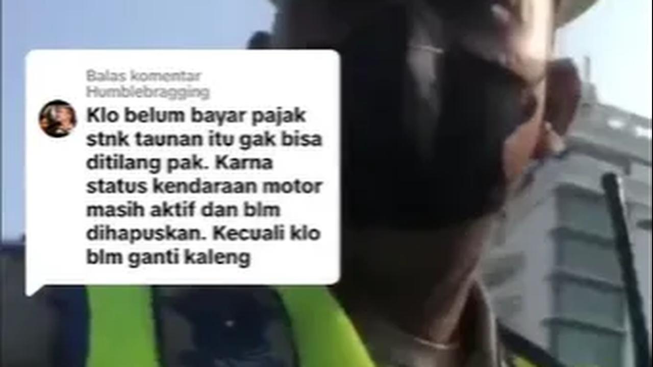 Sebuah video yang dibagikan oleh akun TikTok @Fenderlita mendadak viral saat seorang polisi memaki dengan kata yang tak pantas kepada seorang pengendara motor.