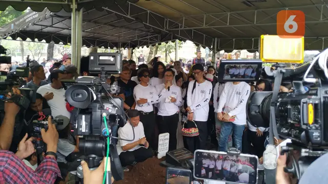 Prosesi Pemakaman Bunda Iffet