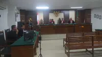 Sidang perdana kasus 4 oknum pegawai BPK Sulsel (Liputan6.com/Eka Hakim)