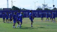 Persib Bandung menjalani latihan menjelang laga perdana Grup A Piala Presiden 2026 di lapangan latihan GBLA, Jumat (24/7/2026). (Official Piala Presiden 2026)