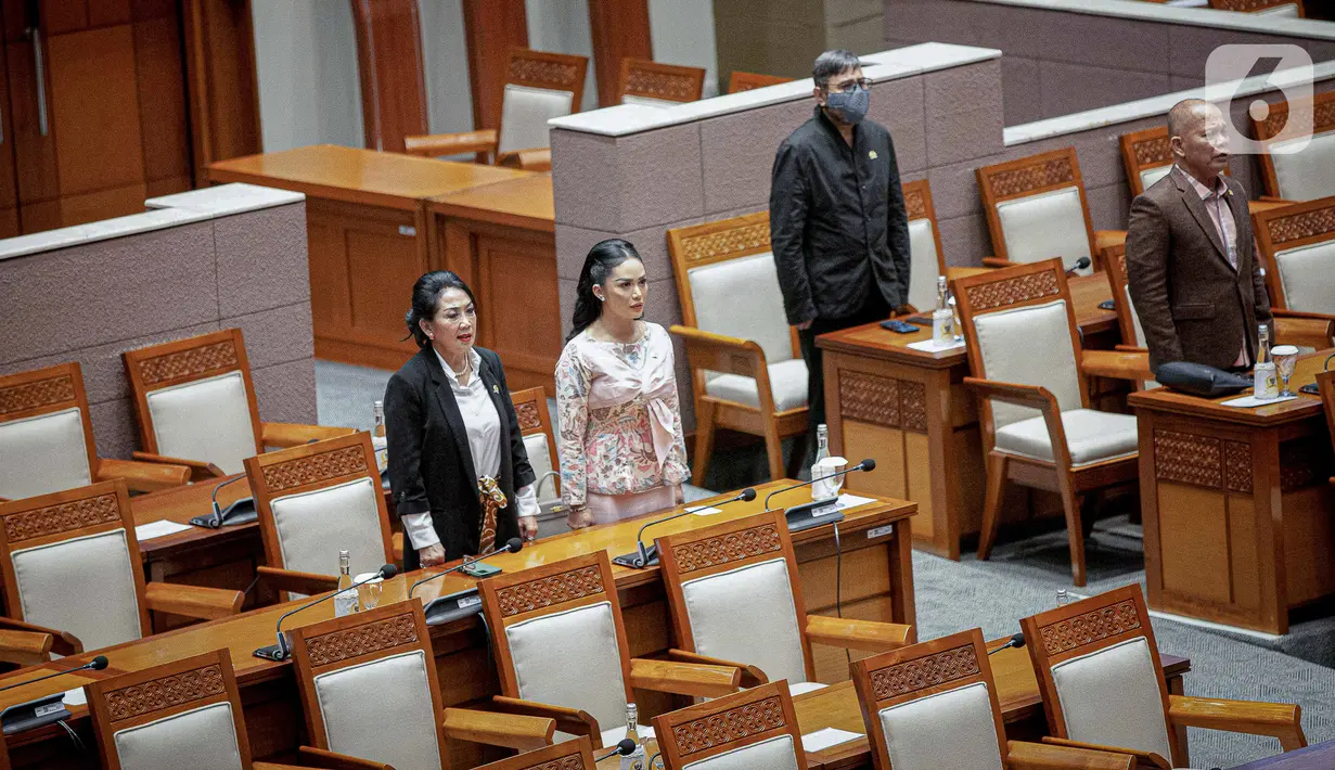 Sementara itu, mengenai indikator dan sasaran pembangunan, terutama terkait target kemiskinan dan pengangguran di tahun 2024, upaya percepatan penurunan tingkat pengangguran akan dilakukan melalui akselerasi pertumbuhan ekonomi dan inklusif. (Liputan6.com/Faizal Fanani)