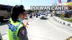 Lebaran waktunya berkumpul bersama keluarga, tapi tidak bagi polwan yang bertugas mengatur lalu lintas  di sepanjang rute brexit.