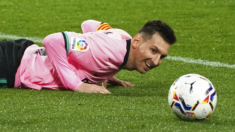 Foto Liga Spanyol: Kebahagiaan Lionel Messi Usai Berhasil Pecahkan Rekor Pele