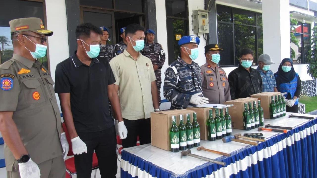 TNI AL Gagalkan Peredaran Miras Ilegal di Morotai, Langsung Dimusnahkan