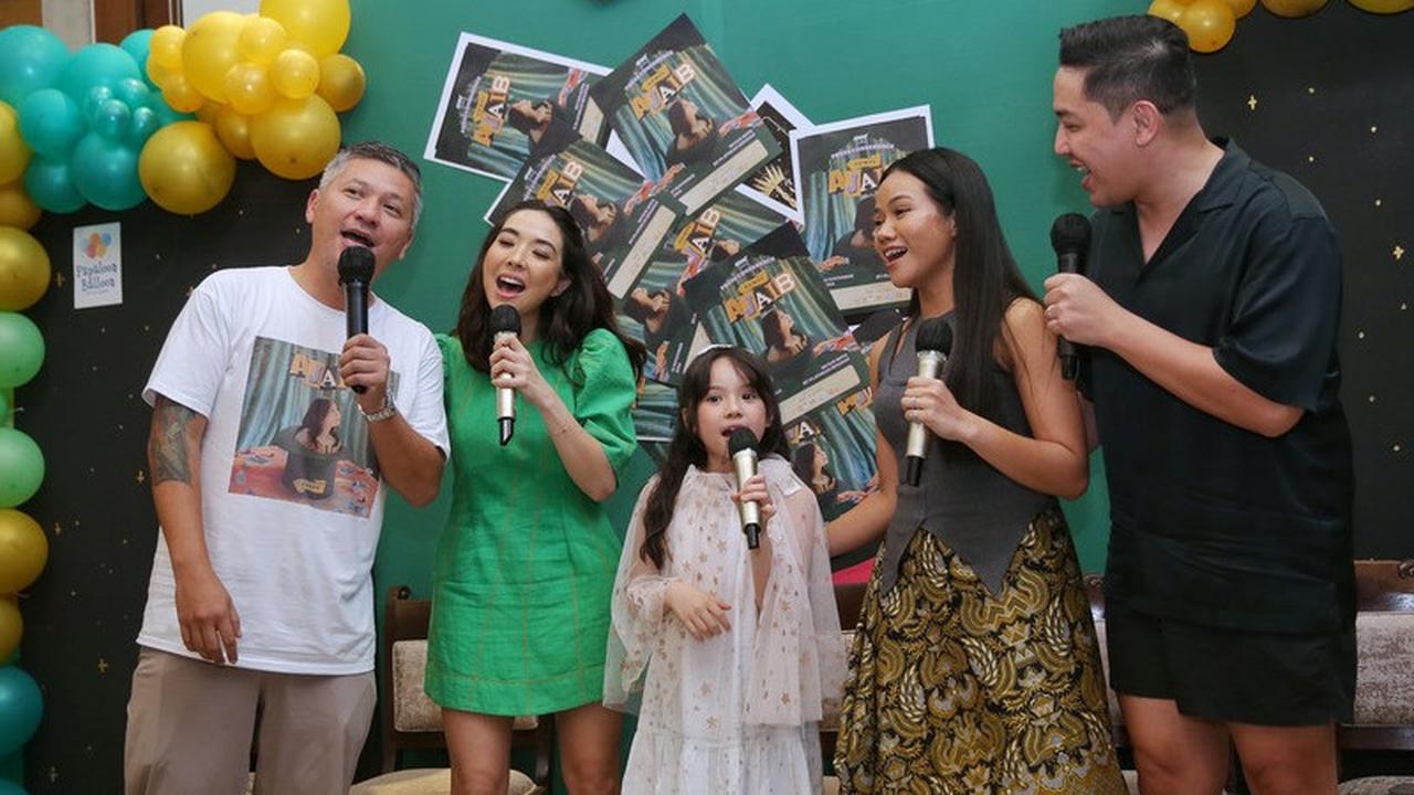 Potret Seru Perilisan Single Perdana 'Ajaib' Milik Gempi Dihadiri Banyak Artis, Ada Nagita Slavina Hingga Ariel Noah