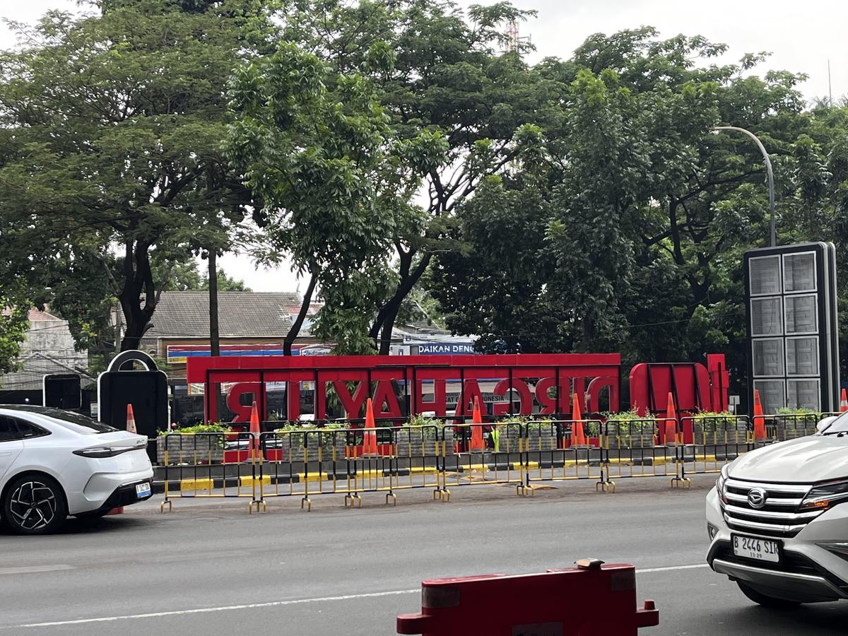 Pagar Mal Kokas Telah Dibongkar, Kini Berganti Dekorasi HUT RI