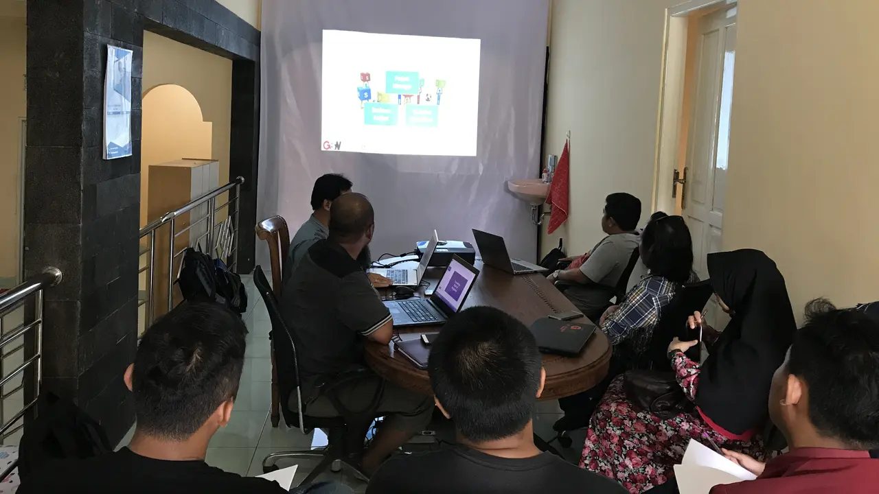 Konsultan Bisnis Kerakyatan