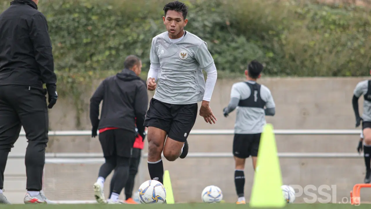 Striker Timnas Indonesia U-19, Titan Agung, saat mengikuti pemusatan latihan Timnas Indonesia U-19 di Spanyol.