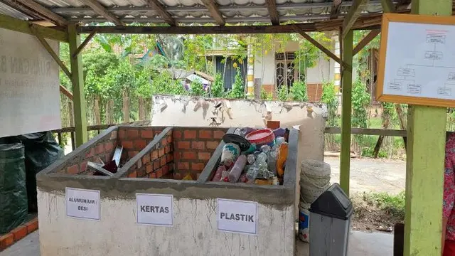 Replika sekolah cinta bumi di SDN 2 Sukajaya Desa Mekar Jaya, Kecamatan Bayung Lencir, Kabupaten Musi Banyuasin, Sumatera Selatan (Foto: liputan6.com/Agustina Melani)