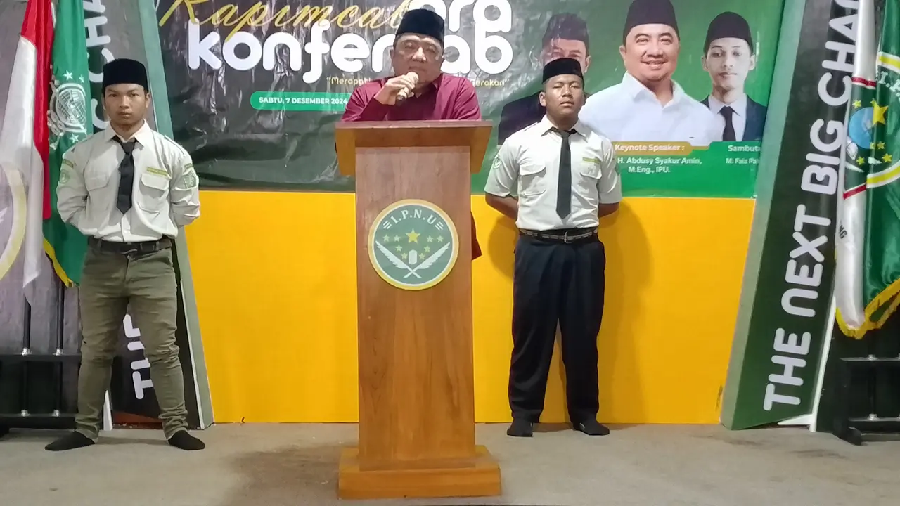 Wakil Ketua Tanfidz PCNU Garut Abdusy Syakur Amin, sekaligus Bupati terpilih Pilkada Garut 2024, saat sambutan dalam Rapimcab dan Pra Konfercab IPNU di Aula PCNU Garut, Sabtu (7/12/20224). (Liputan6.com/Jayadi Supriadin)