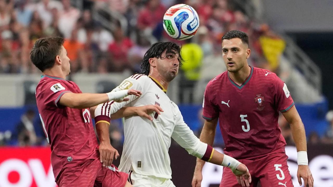 FOTO: Ronaldo Menangis Portugal Tersingkir dari Piala Dunia 2026