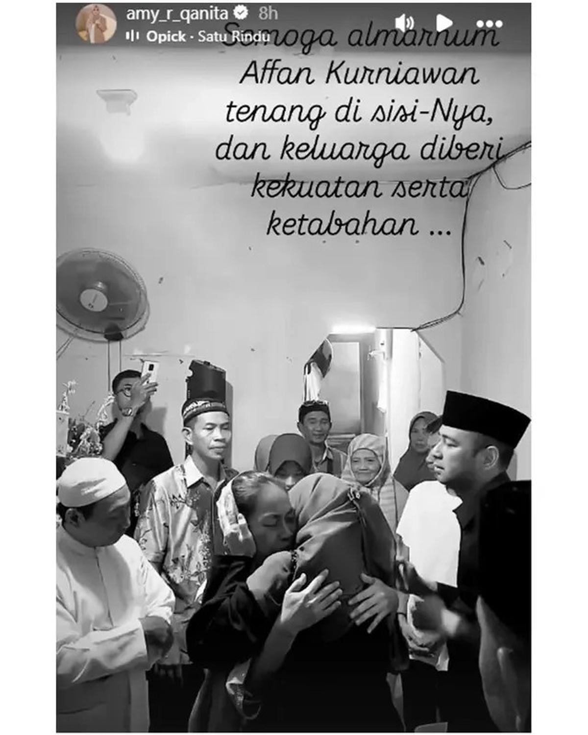 5 Potret Raffi Ahmad Kunjungi Rumah Duka Alm. Affan Kurniawan, Ditemani Amy Qanita