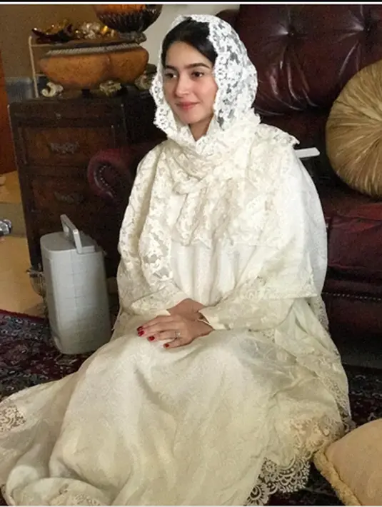 "Alhamdulillah ❤️ #pengajian4bulanan," tulisnya dalam keterangan foto yang diunggah di Bogor, pada 5 September. Sekitar tiga jam diunggah, status itu telah mendapatkan 64.746 ribu likes. (Instagram/nsyakieb85)