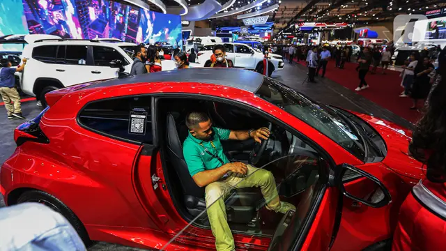 Resmi Dibuka, Pengunjung Padati Pameran Otomotif GIIAS 2024