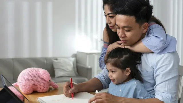3 Tips Menyeimbangkan Peran Antara sebagai Ibu dan Istri (Foto: Freepik/freepik)
