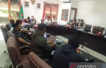 DPRD Maluku Desak Bukti Kuat Laporan 300 Kaleng Sianida di Buru