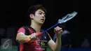Pebulutangkis ganda putra Korsel, Lee Yong Dae saat laga melawan Chai Biao/Hong Wei (Tiongkok) di final BCA Indonesia Open 2016, Jakarta, Minggu (5/6/2016). Lee Yong Dae/Yoo Yeon Seong unggul 13-21, 21-13, 21-16. (Liputan6.com/Helmi Fithriansyah)