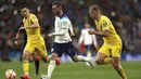 Gol kedua Inggris diciptakan Bukayo Saka hanya tiga menit kemudian atau menit ke-40, memanfaatkan assist Jordan Henderson. (AP Photo/Ian Walton)