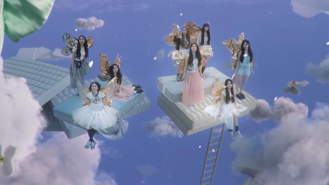 Hearts2Hearts Rilis MV Terbaru 'Butterflies' dengan Visual Memukau