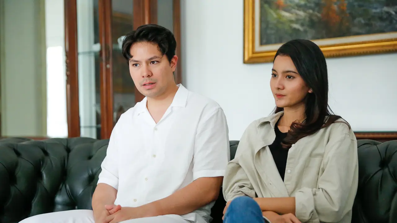 Fero Walandouw dan Nabila Zavira bermain dalam sinetron Aini Malaikat Tak Bersayap.