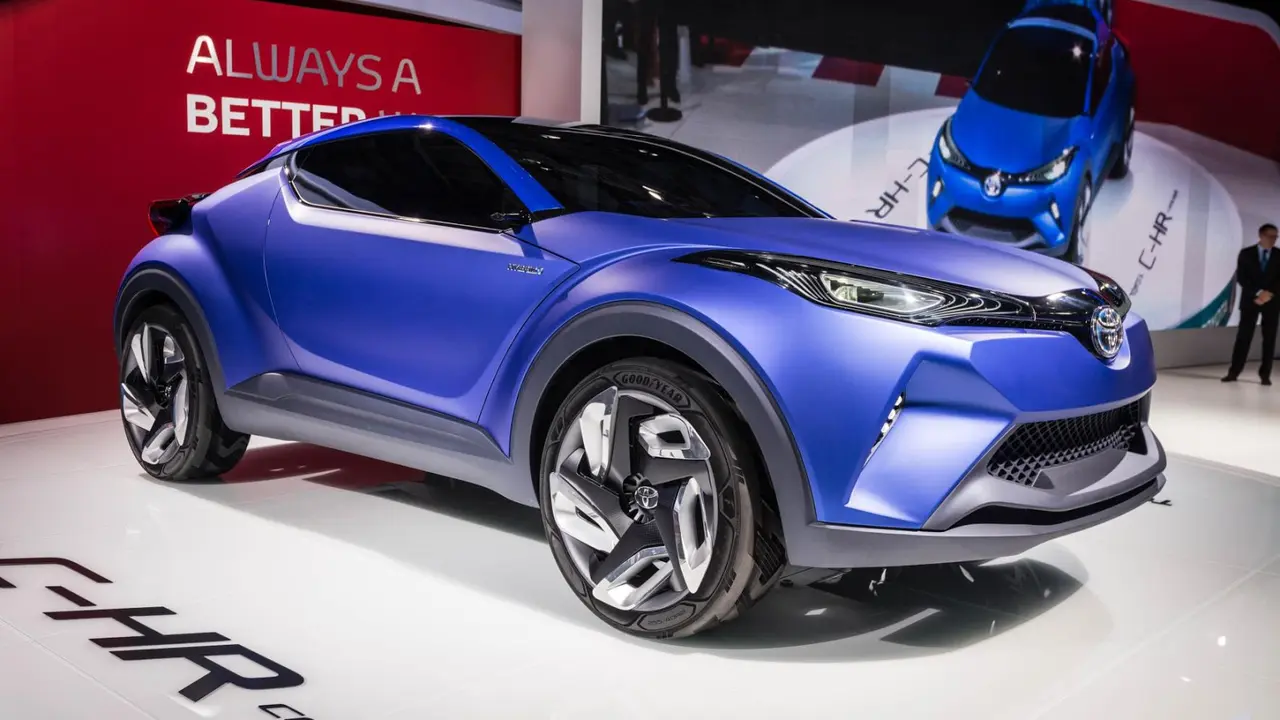 Toyota CH-R, si Penantang Kuat Honda HR-V Debut di Paris