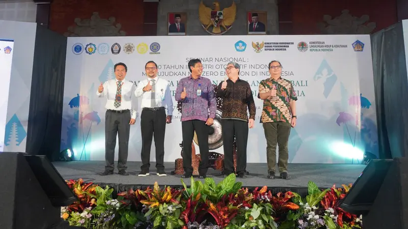 Seminar Nasional: 100 Tahun Industri Otomotif Indonesia Mewujudkan Net Zero Emission di Indonesia