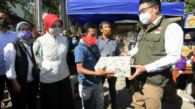 Ditunjuk Jadi Duta Kuliner Jawa Barat, Ini 6 Potret Ade Londok 'Odading'