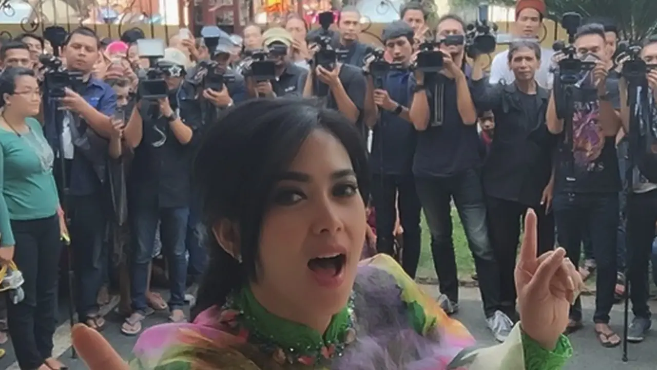 Syahrini 