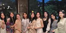 Tahun ini, acara tersebut berlangsung di lokasi yang sama dengan Gala Dinner Puteri Indonesia 2022, menghadirkan nuansa nostalgia bagi para finalis yang pernah berjuang bersama dalam ajang bergengsi tersebut. [@shinta.yuliasmi].