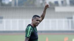 1. Beto Goncalves - Pemain andalan Madura United ini terkenal sebagai striker mematikan di depan gawang lawan. Kehadirannya diharapkan mampu membuat lini serang Indonesia semakin garang. (Bola.com/M Iqbal Ichsan)