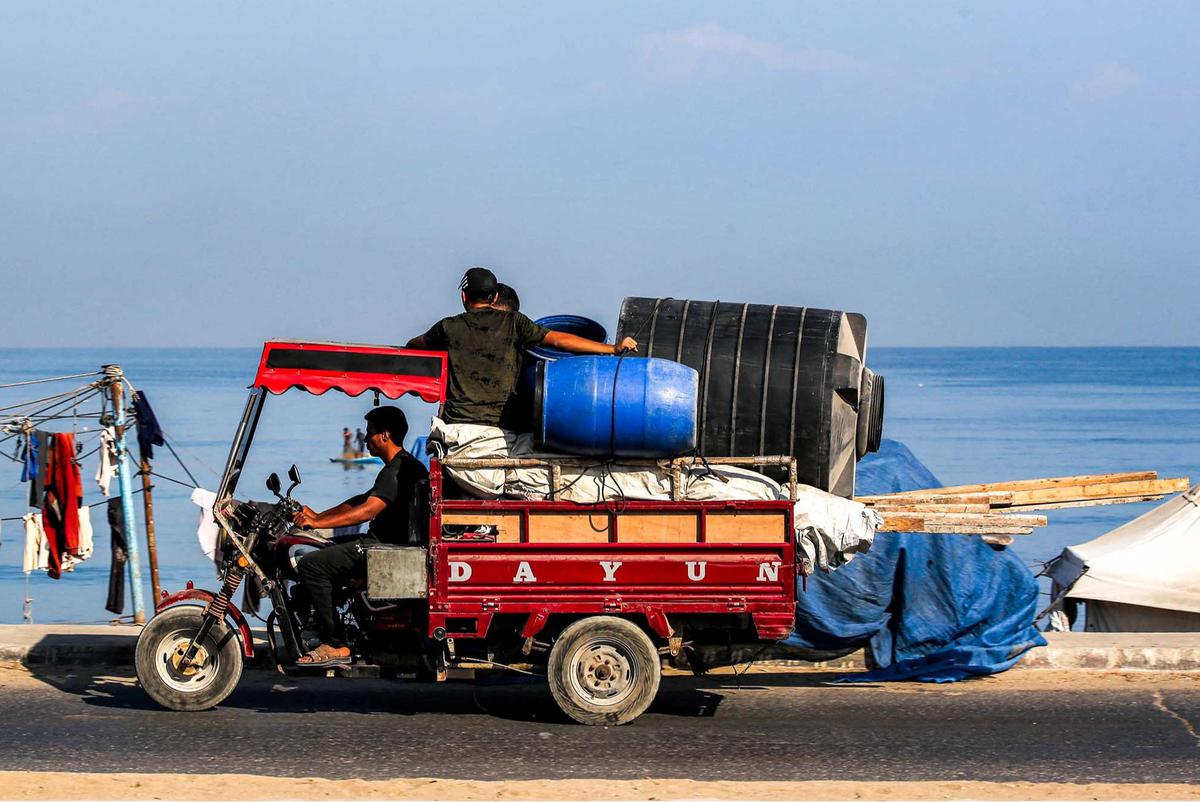 FOTO: Kota Gaza Jadi Zona Pertempuran, Warga Kembali Mengungsi