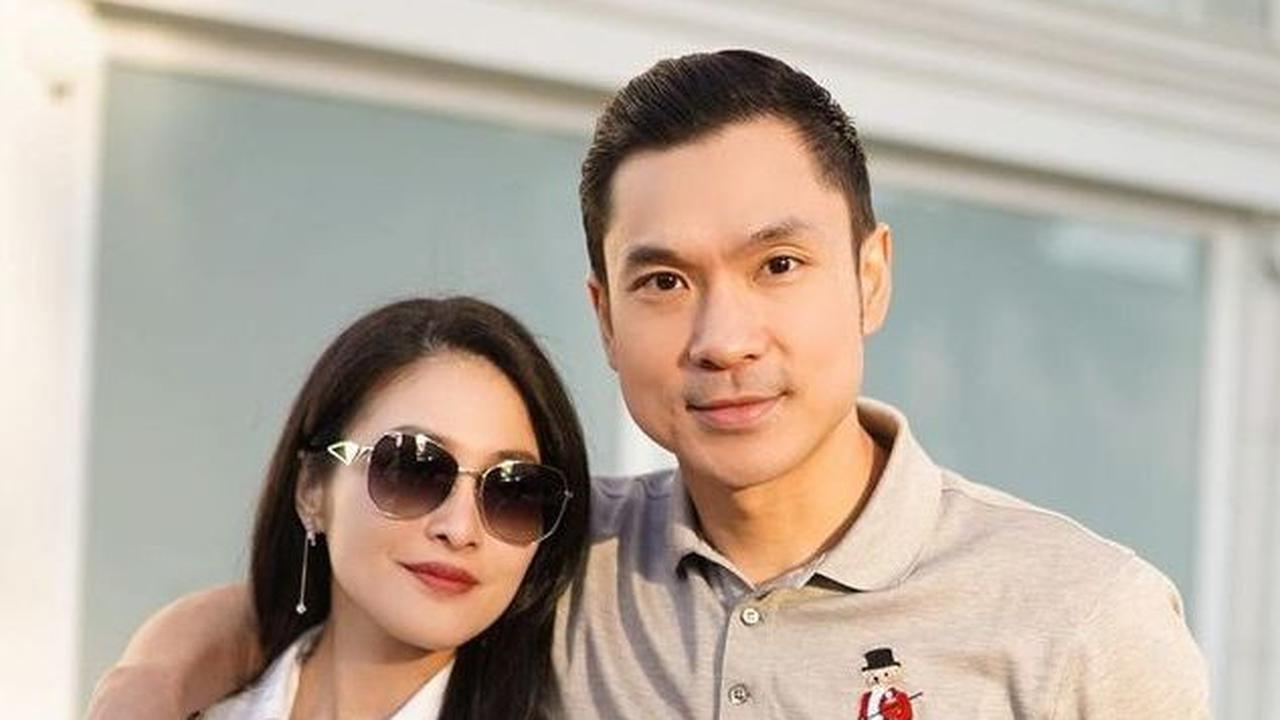 Kabar tentang sang suami Sandra Dewi cukup menghebohkan publik.