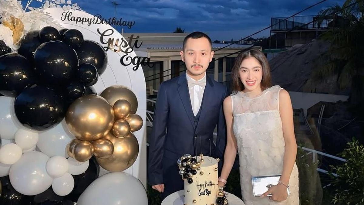 6 Potret Angel Karamoy di Ulang Tahun Gusti Ega, Tampil Elegan dan Makin Mesra